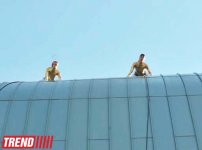 В Баку на фасаде Park Bulvar состоялось уникальное «Вертикальное шоу» (фотосессия)