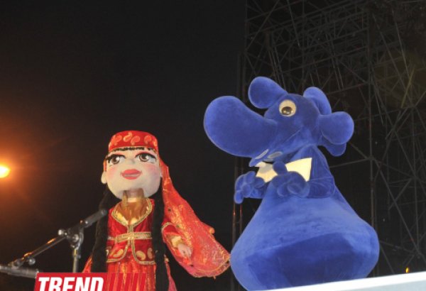 Гёйчек Фатма и Чернильный Тео представили Kickoff Show в Баку - City Challenge  (фотосессия)