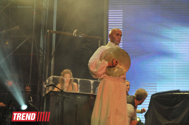 В Баку состоялось фантастическое шоу CoGo The Urban Artistic Show (фотосессия)