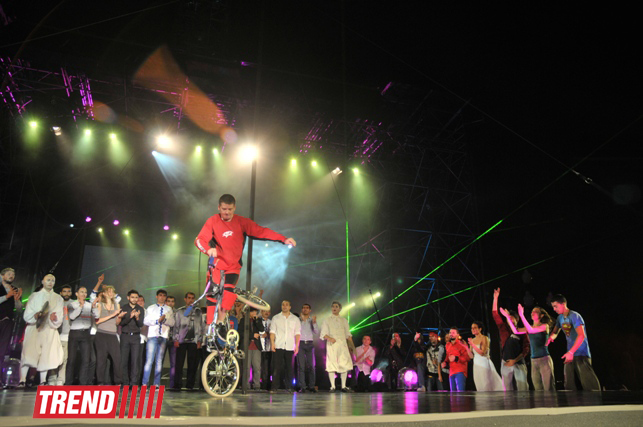 В Баку состоялось фантастическое шоу CoGo The Urban Artistic Show (фотосессия)