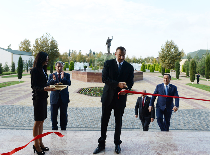 Президент Азербайджана принял участие в открытии Центра Гейдара Алиева в Бейлягане (ФОТО)