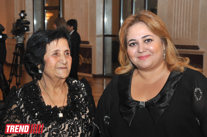 В Баку состоялось торжественное мероприятие, посвященное юбилею Халила Рзы Улутюрка (фотосессия)