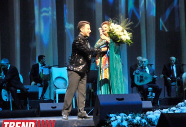 Мелекханум Эйюбова представила юбилейный концерт "Ангел, спустившийся с небес"  (фотосессия)