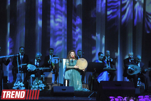 Мелекханум Эйюбова представила юбилейный концерт "Ангел, спустившийся с небес"  (фотосессия)