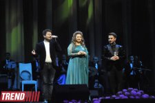 Мелекханум Эйюбова представила юбилейный концерт "Ангел, спустившийся с небес"  (фотосессия)