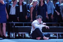 Авяз Абдуллаев с успехом выступил во Франции (фотосессия)