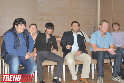 Мы близки Азербайджану душой! -  руководитель ансамбля "Русские диковинки" Валерий Ворона (фото)