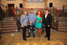 Земфира Адыгезалова и "Клип-парад" в дождливой Москве (фотосессия)