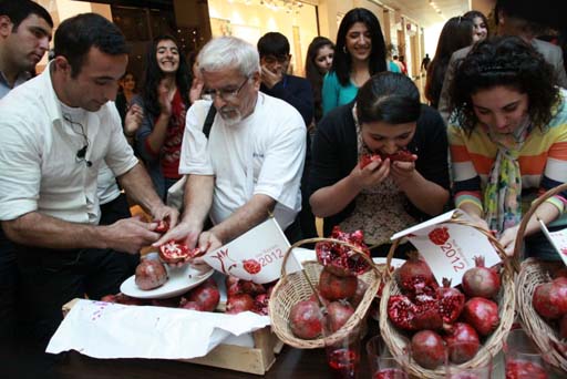 В Азербайджане проходит традиционный Фестиваль граната (фото)