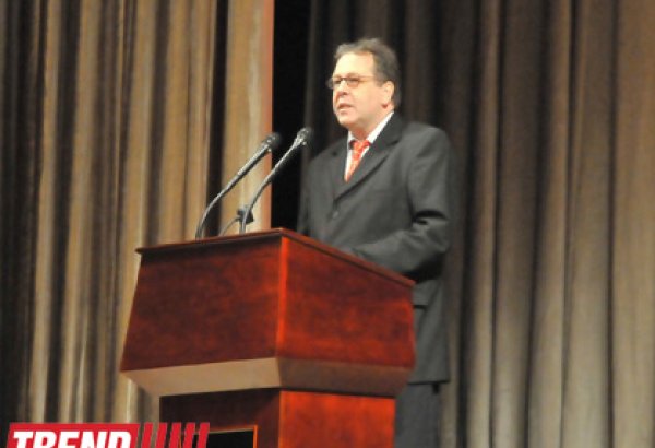 Баку - мой дом - директор Международного института театра (фото)