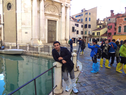 Рафаэль Гаджиев совершил первое гастрольное турне по Европе (фотосессия)