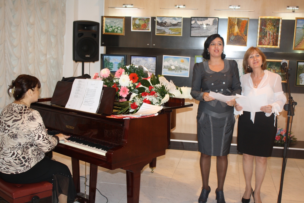 В Баку состоялась презентация книги Валентины Эфендиевой (фото)