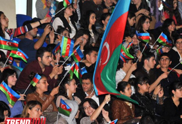 Фестиваль в Баку, посвященный Дню государственного флага (фотосессия)