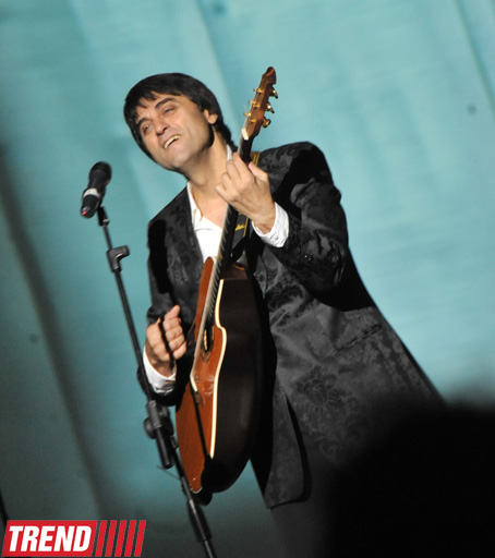 Сархан Сархан отметил юбилей в Баку и спел с Поладом Бюльбюльоглу (фото)