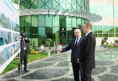 Президент Ильхам Алиев принял участие в открытии городской поликлиники номер 14 в бакинском поселке Ахмедлы (ФОТО)