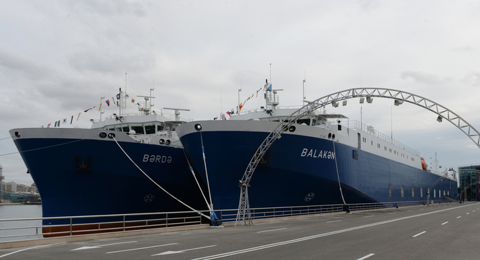 Президент Азербайджана принял участие в церемонии ввода в эксплуатацию паромов "Балакен" и "Барда" (ФОТО)