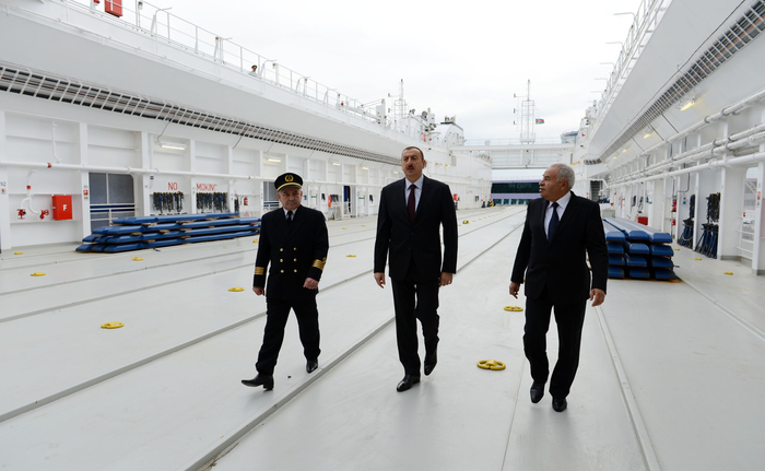 Президент Азербайджана принял участие в церемонии ввода в эксплуатацию паромов "Балакен" и "Барда" (ФОТО)