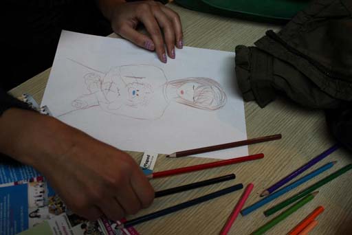 В Баку представлена арт-терапия "Древнее искусство эбру и шепот рисунков" (фотосессия)