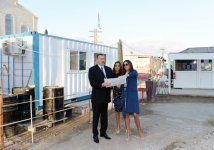 Президент Азербайджана ознакомился с ходом благоустройства территории вокруг площади Государственного флага (ФОТО)