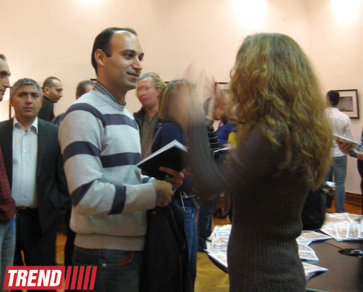 В Баку открылась выставка Шаина Гусейнова "Без названия" (фотосессия)