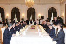 В Сингапуре в честь Президента Азербайджана дан официальный обед (ФОТО)