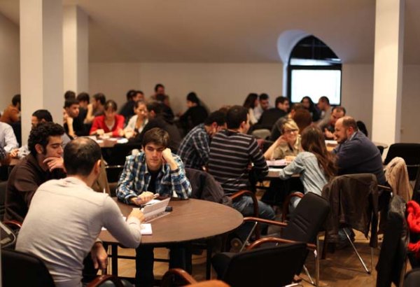 Более 80 городов приняли участие в международном интеллектуальном турнире "Кубок Ичеришехер" (фото)