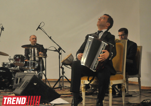 В Баку состоялся концерт в поддержку телеведущего Гаджи Нурана Гусейнова (фотосессия)