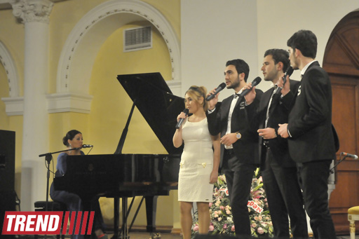 В Баку состоялся концерт в поддержку телеведущего Гаджи Нурана Гусейнова (фотосессия)