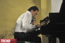 В Баку состоялся концерт в поддержку телеведущего Гаджи Нурана Гусейнова (фотосессия)