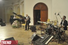 В Баку состоялся концерт в поддержку телеведущего Гаджи Нурана Гусейнова (фотосессия)