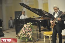 В Баку состоялся концерт в поддержку телеведущего Гаджи Нурана Гусейнова (фотосессия)