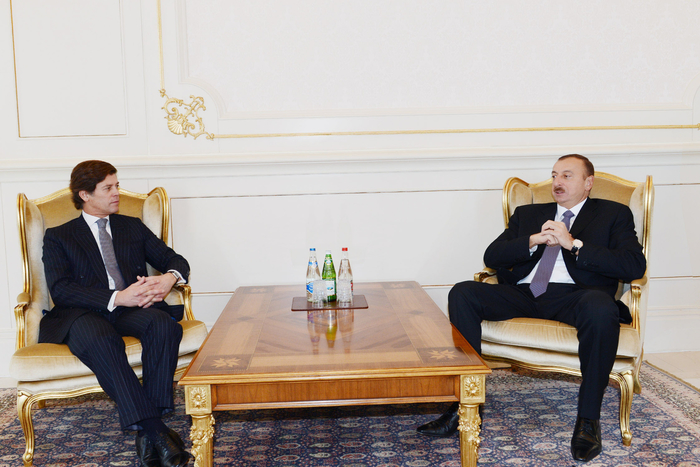 Президент Азербайджана принял верительные грамоты послов ряда стран (версия 2)