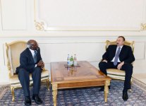Президент Азербайджана принял верительные грамоты послов ряда стран (версия 2)