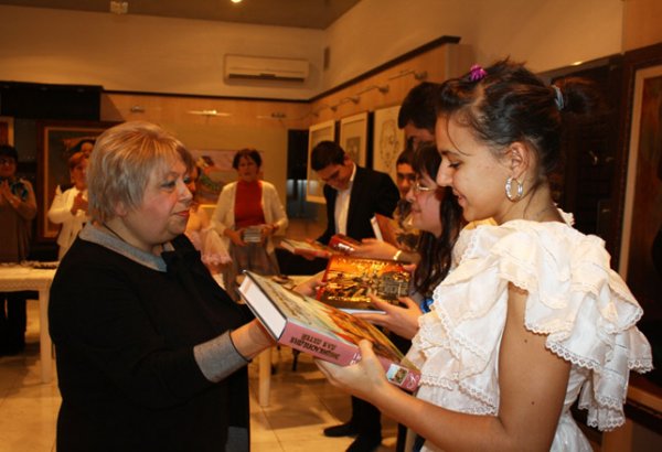 В Баку прошел интерактивный урок по произведению Л.Н. Толстого "Война и мир" (фото)