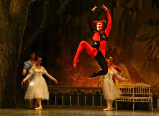 Бакинский зритель очень чуткий и доброжелательный - народная артистка России Мария Аллаш (фото)