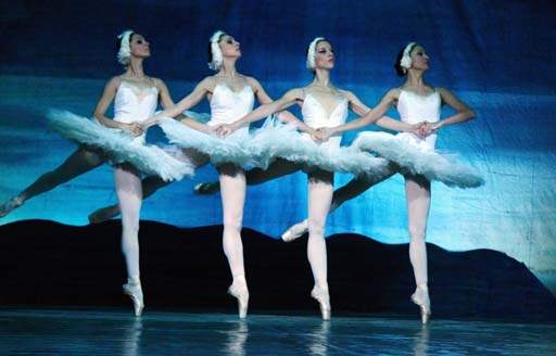 Бакинский зритель очень чуткий и доброжелательный - народная артистка России Мария Аллаш (фото)