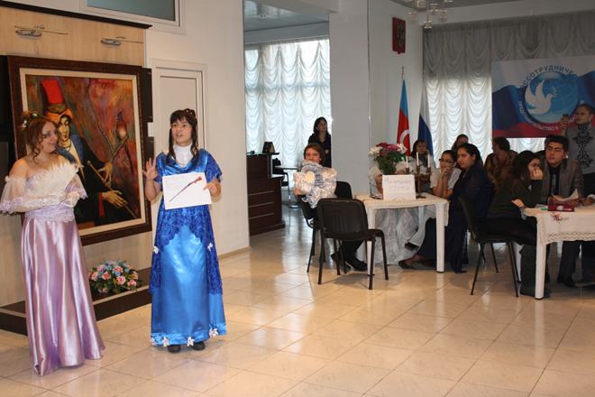 В Баку прошел интерактивный урок по произведению Л.Н. Толстого "Война и мир" (фото)