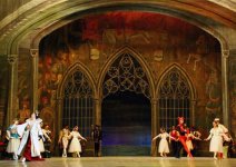 Бакинский зритель очень чуткий и доброжелательный - народная артистка России Мария Аллаш (фото)