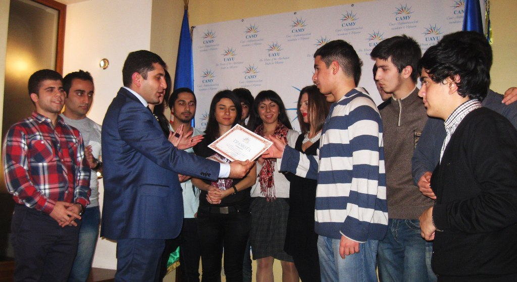 Ведущие и финалисты телевикторины "Миссия - студент" стали гостями азербайджанской молодежи в Украине (фото)