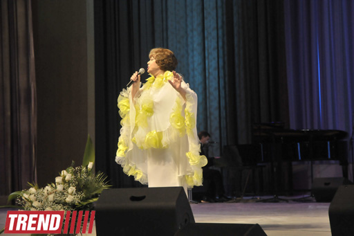 Эдита Пьеха о помолодевшем Баку и мистических цифрах в ее жизни - интервью (фото)