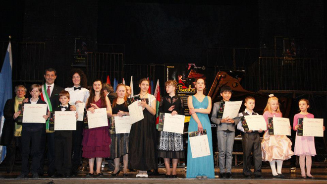 Нармин Наджафли победила на международном конкурсе в Великобритании (фото)