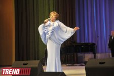 Эдита Пьеха о помолодевшем Баку и мистических цифрах в ее жизни - интервью (фото)