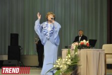 Эдита Пьеха о помолодевшем Баку и мистических цифрах в ее жизни - интервью (фото)