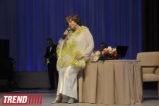 Эдита Пьеха о помолодевшем Баку и мистических цифрах в ее жизни - интервью (фото)