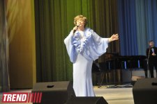 Эдита Пьеха о помолодевшем Баку и мистических цифрах в ее жизни - интервью (фото)