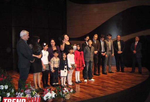 В Баку в Международном центре мугама презентован проект "Полюбивший Тебя найдет спасение" (фото)