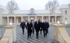 Президент Азербайджана ознакомился с реконструированным зданием вокзала на станции Горадиз (ФОТО)