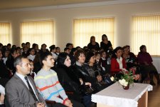 Учащиеся бакинской школы показали спектакль "Лейли и Меджнун" Низами Гянджеви