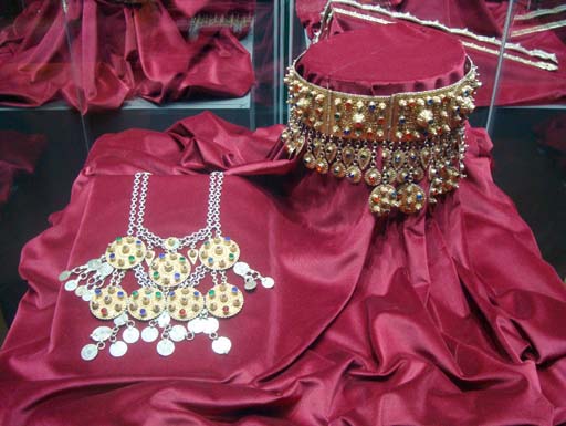 В Чехии представлено азербайджанское искусство – оружие, ковры, посуда (фотосессия)