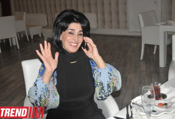 Композитор Ханым  Исмайылгызы во время съемок получила радостное известие – родилась внучка (фото)